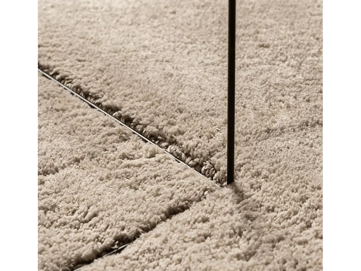 Alfombra de pelo corto HUARTE suave y lavable, color arena, 80x150 cm