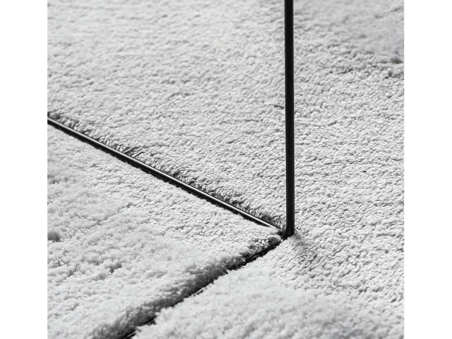 Alfombra de pelo corto HUARTE suave y lavable en gris 240x340 cm