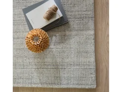 Alfombra Hygge de viscosa y lana 70x140 cm plata Boston