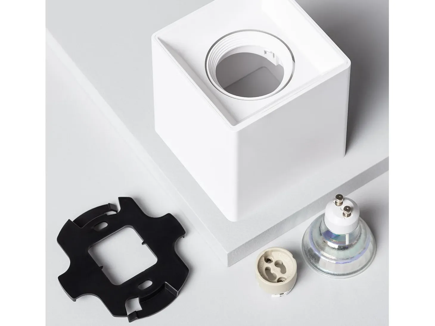 Aplique de Techo Cuadrado Blanco con Bombilla GU10 Space 6000K Blanco Frío