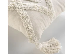 Cojín bohemio tufted con borlas