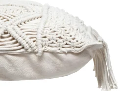 Cojín de macramé con flecos