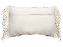 Cojín de macramé con flecos