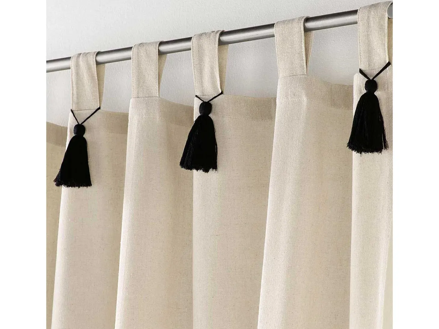 Cortina natural con pompones 140 x 240 cm