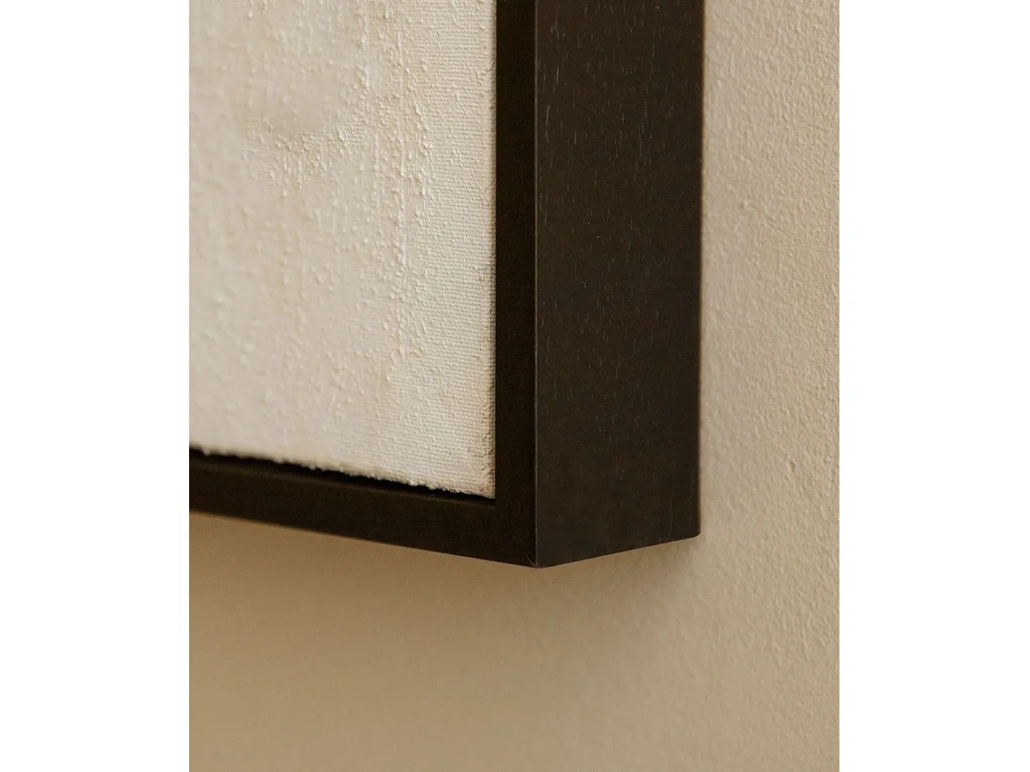 Cuadro decorativo sobre lienzo de lino con marco de madera marrón claro pintado artesanalmente con pintura al oleo de 60x80cm - NIMBA - DECOWOOD
