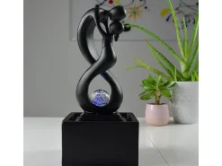 Diseño de fuentes de interior con iluminación LED Amor