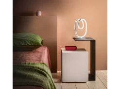 Diva - Lámpara de mesa LED regulable de diseño moderno - Aluminio oro cepillado, difusor de silicona, luz cálida 3000K, 17W