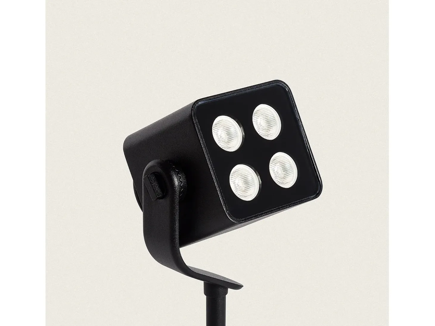 Foco Exterior LED 11W con Pincho Attex Negro