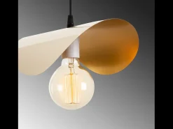 Lámpara colgante blanca y dorada de metal SALOME - Diseño aéreo para un ambiente acogedor y sofisticado