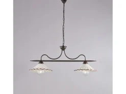 Lámpara de araña Osteria en hierro lacado en negro y dec. Efecto óxido con difusores cerámicos d. 30 blanco y marrón 2 luces L. 83 X 30