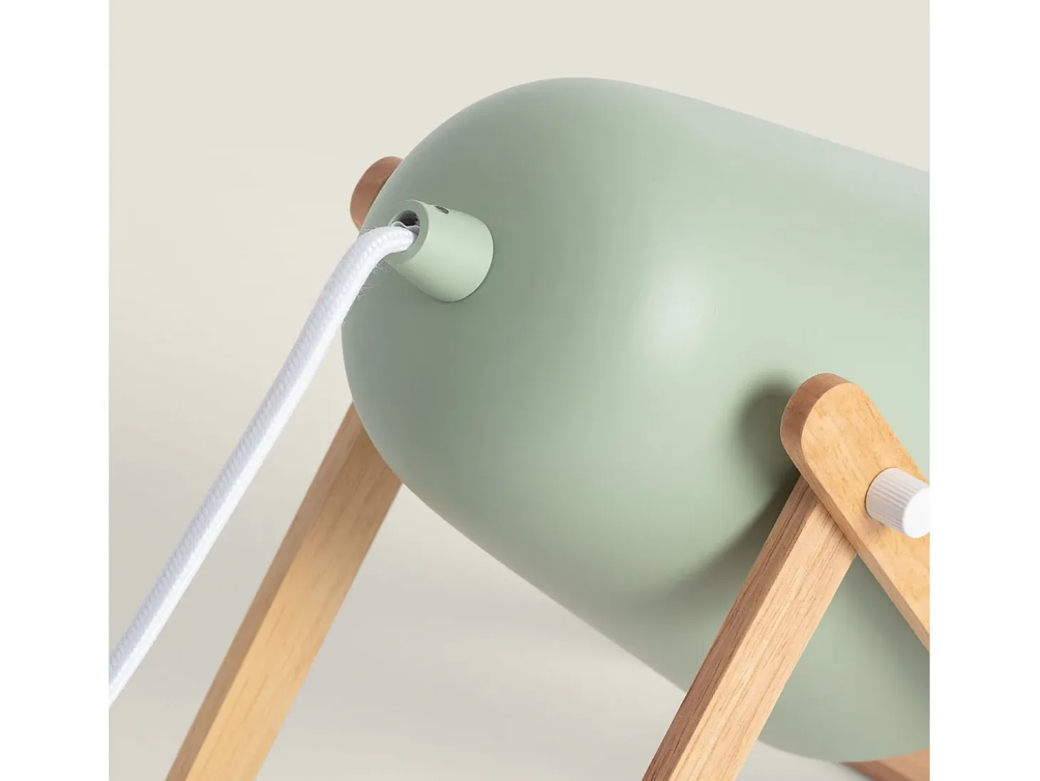 Lámpara de Mesa de Metal Kiume Verde Celadón