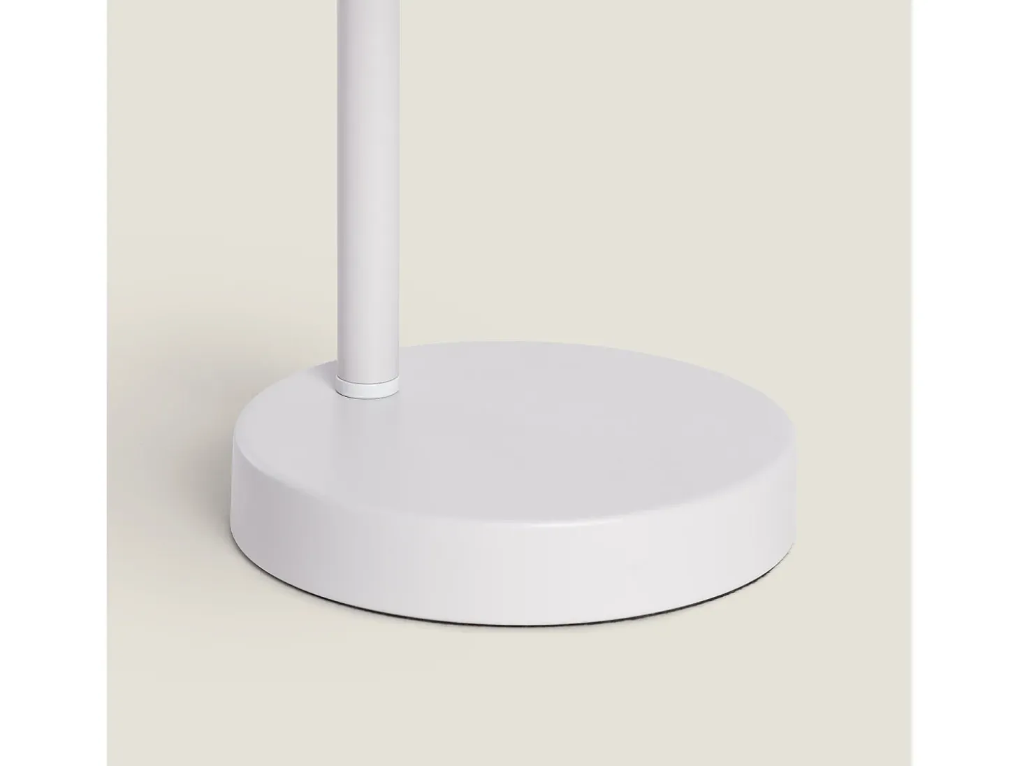 Lámpara de Mesa de Metal y Madera Monah Blanco