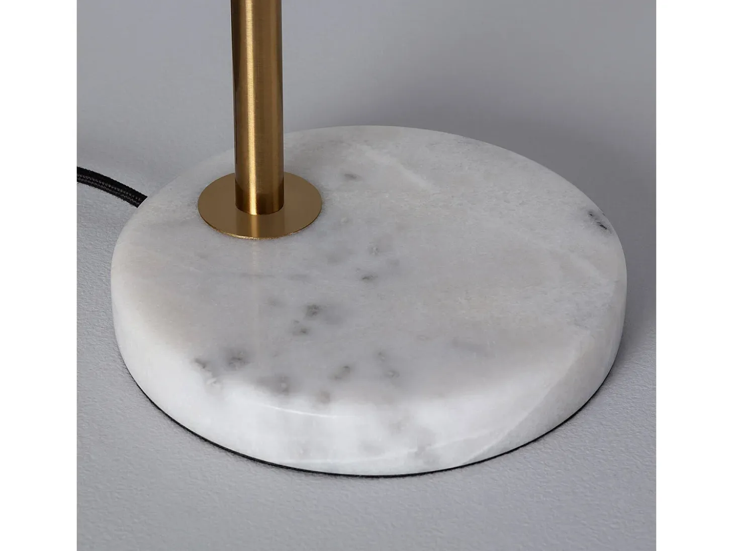 Lámpara de Mesa de Mármol y Metal Tinos Dorado