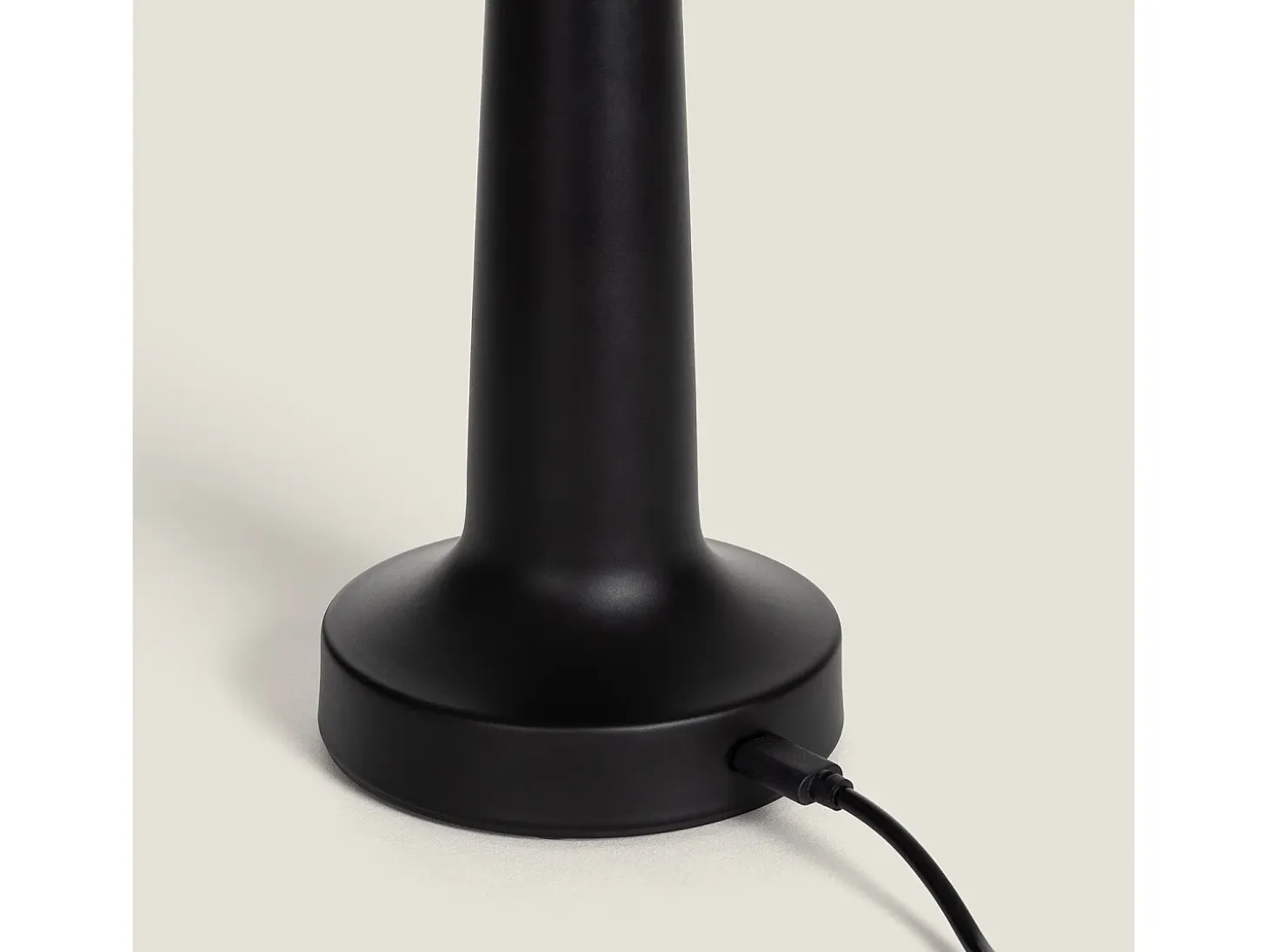 Lámpara de Mesa LED Metal Portátil con Batería USB Recargable Luliu Orsha Negro