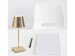Lámpara de mesa LED Poldina Pro Mini Gold Leaf recargable y regulable con batería de hasta 12 horas