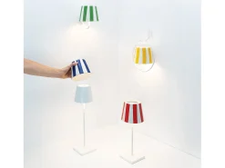 Lámpara de mesa LED Poldina Lido de rayas amarillas recargable y regulable con batería de hasta 12 horas. Para uso exterior IP65