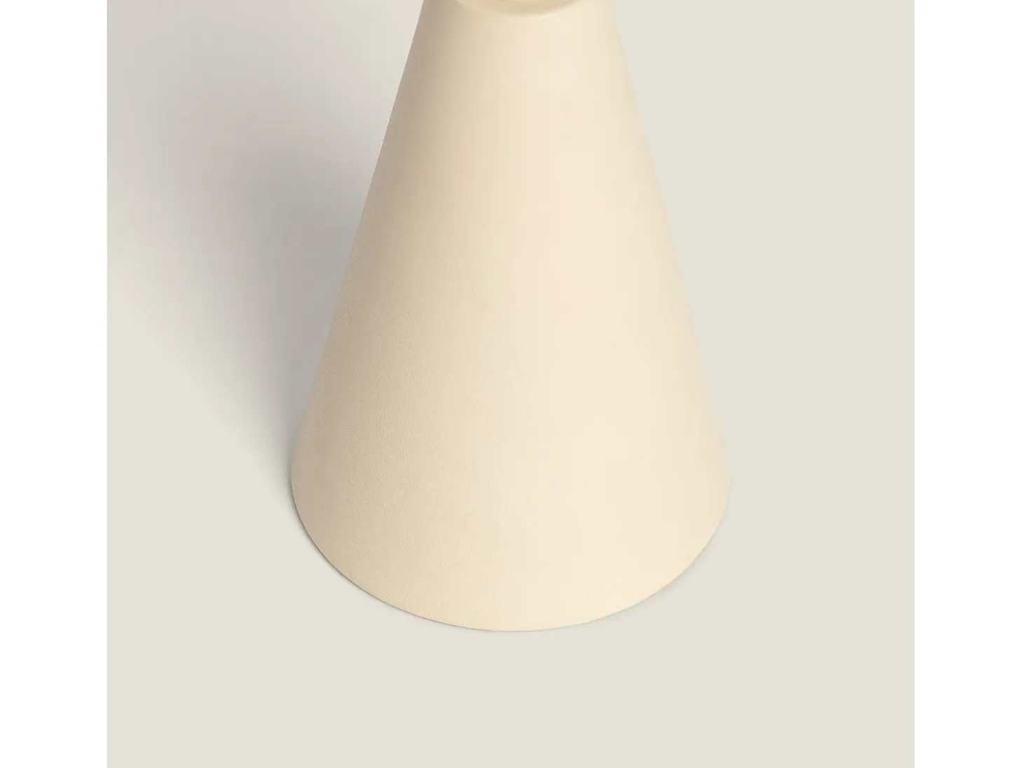 Lámpara de Mesa LED Portátil para Exterior Metal con Batería Recargable Chamle Beige