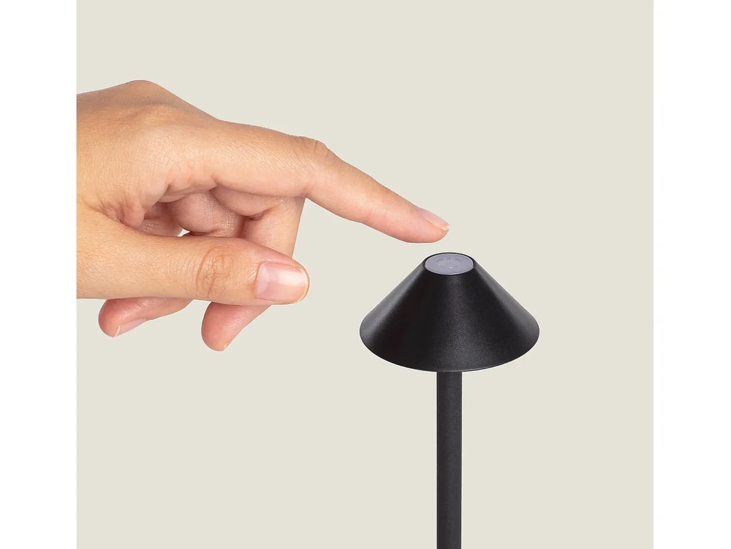 Lámpara de Mesa LED Portátil para Exterior Metal con Batería Recargable Magatzi Negro