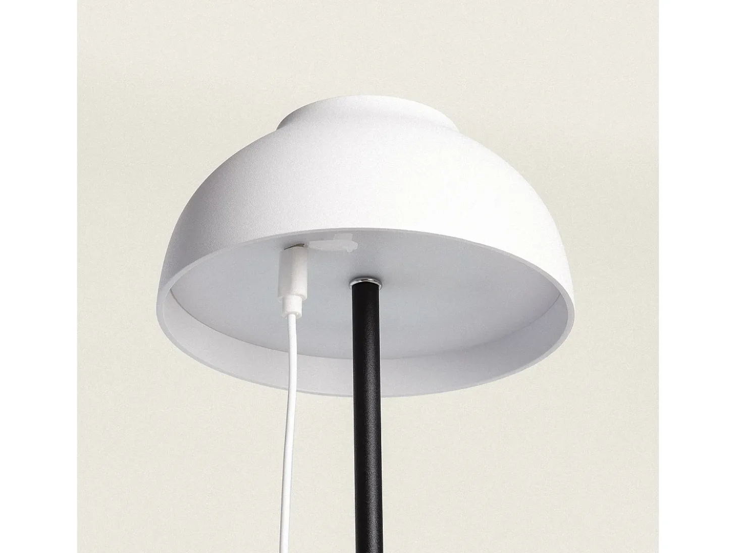 Lámpara de Mesa LED Portátil para Exterior con Batería USB Recargable Carlo Blanco / Negro