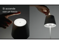 Lámpara de mesa LED Zafferano Poldina Pro Bordeaux, recargable y regulable, con una duración de batería de hasta 12 horas. Apta para exteriores, IP65.