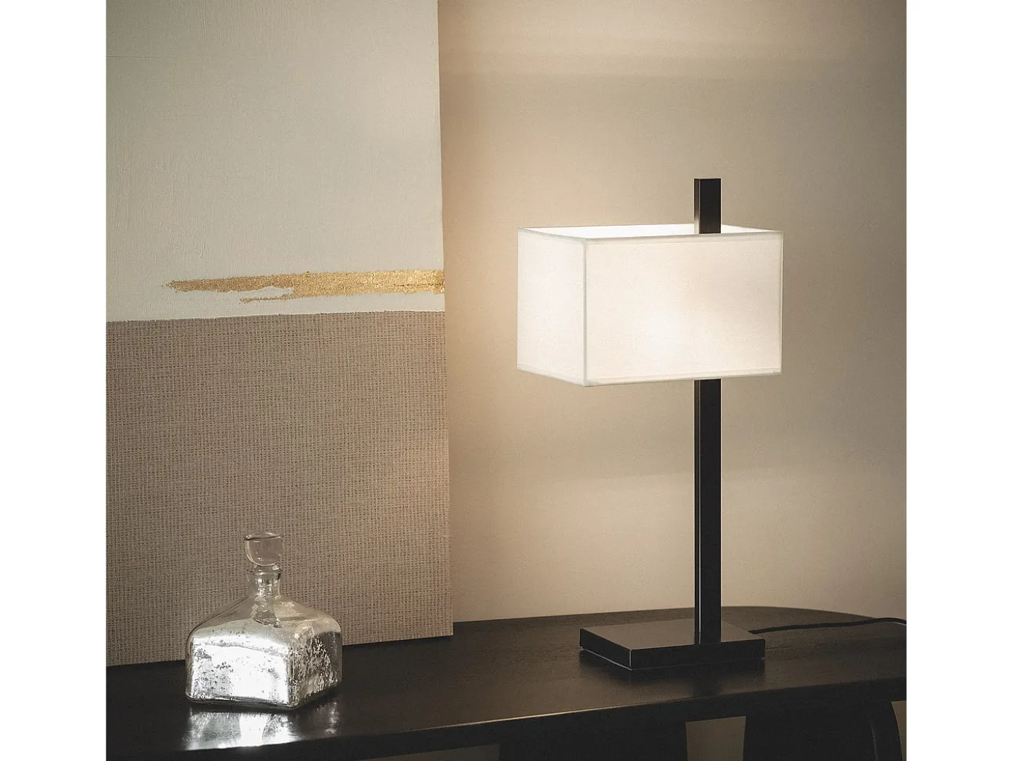 Lámpara de Mesa Metal y Tela con Puerto USB e Interruptor Táctil Malena Negro