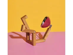 Lámpara de Mesa Mini Mr. Wattson Roja Piffany Copenhague - Lámpara LED Vintage Articulada de Madera de Fresno