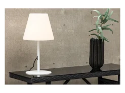 Lámpara de mesa Moris para exterior color blanco.