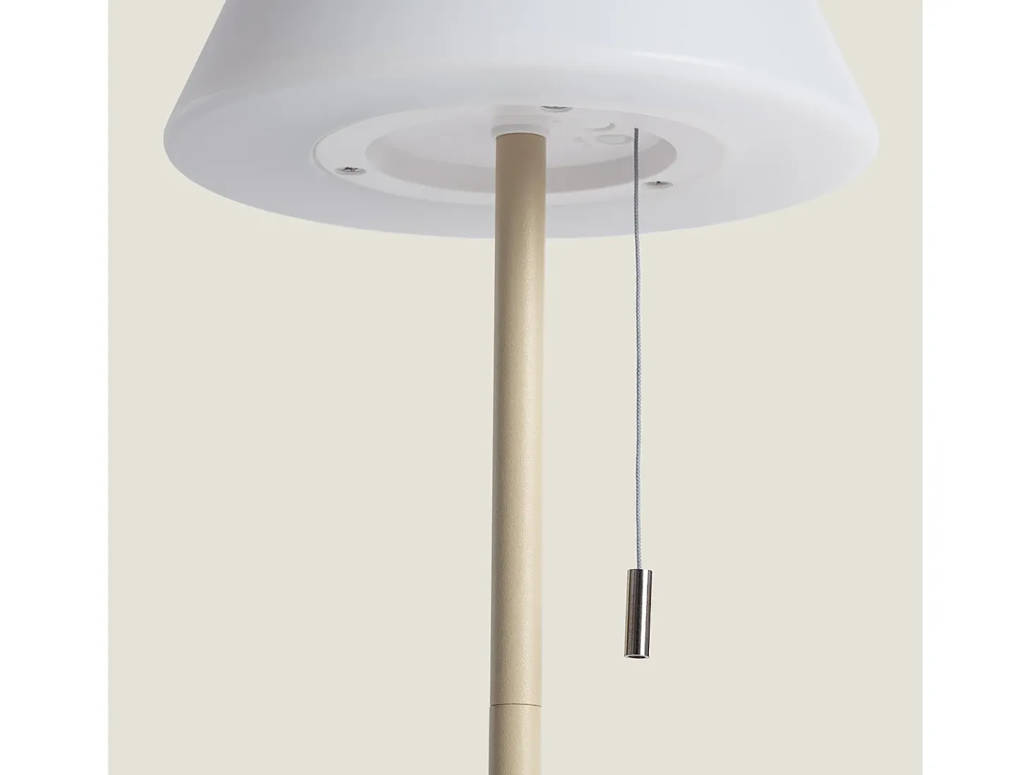 Lámpara de Mesa Solar Exterior LED 1.2W Metal Aldana Crema