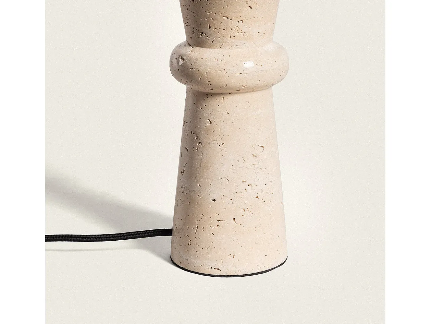 Lámpara de Mesa Travertino Bittor Beige