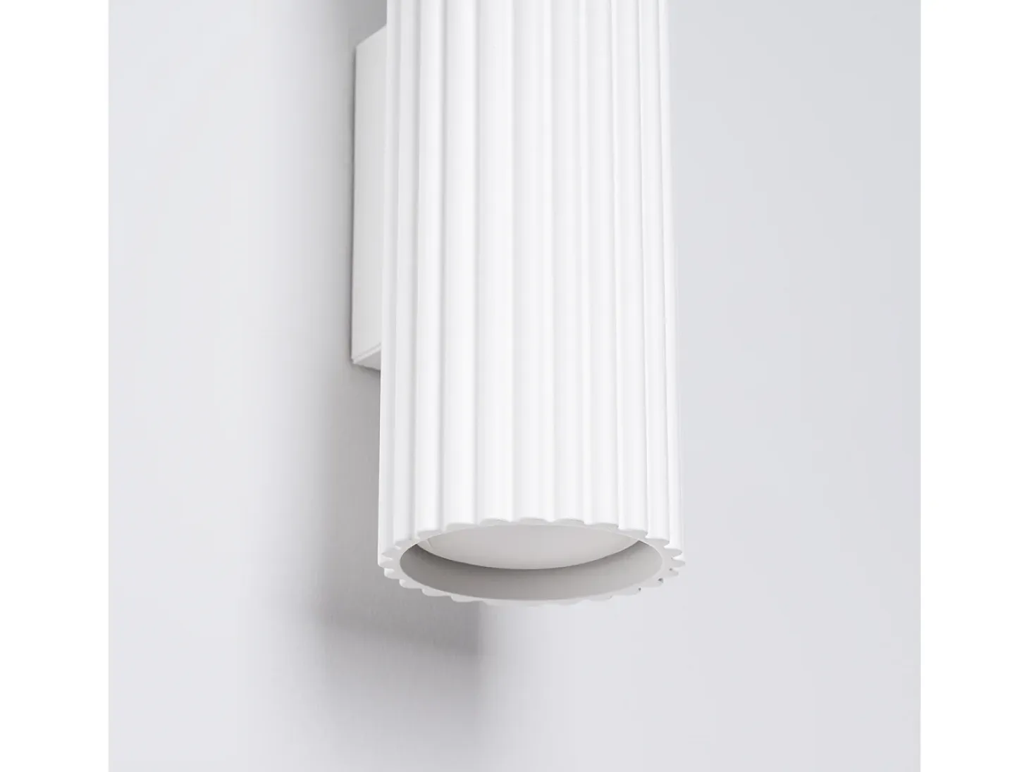 Lámpara de pared Gloow minimalista de aluminio - 2 fuentes luminosas 3000K - L.6,5 x A.20 cm - blanco