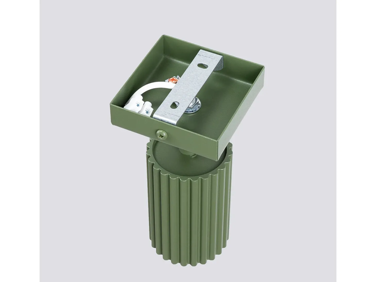 Lámpara De Pared Karbon Minimalista De Aluminio - 1 Fuentes Luminosas - L.8 X A.8 Cm - Verde Oliva
