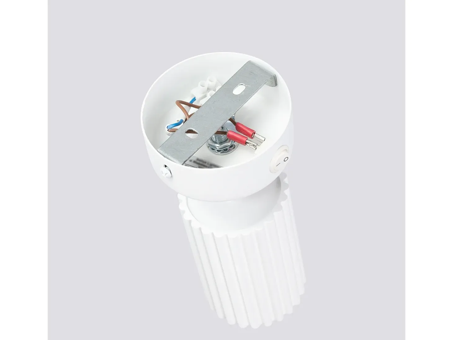Lámpara De Pared Karbon Minimalista De Aluminio - 1 Fuentes Luminosas - L.8 X A.16 Cm - Blanco