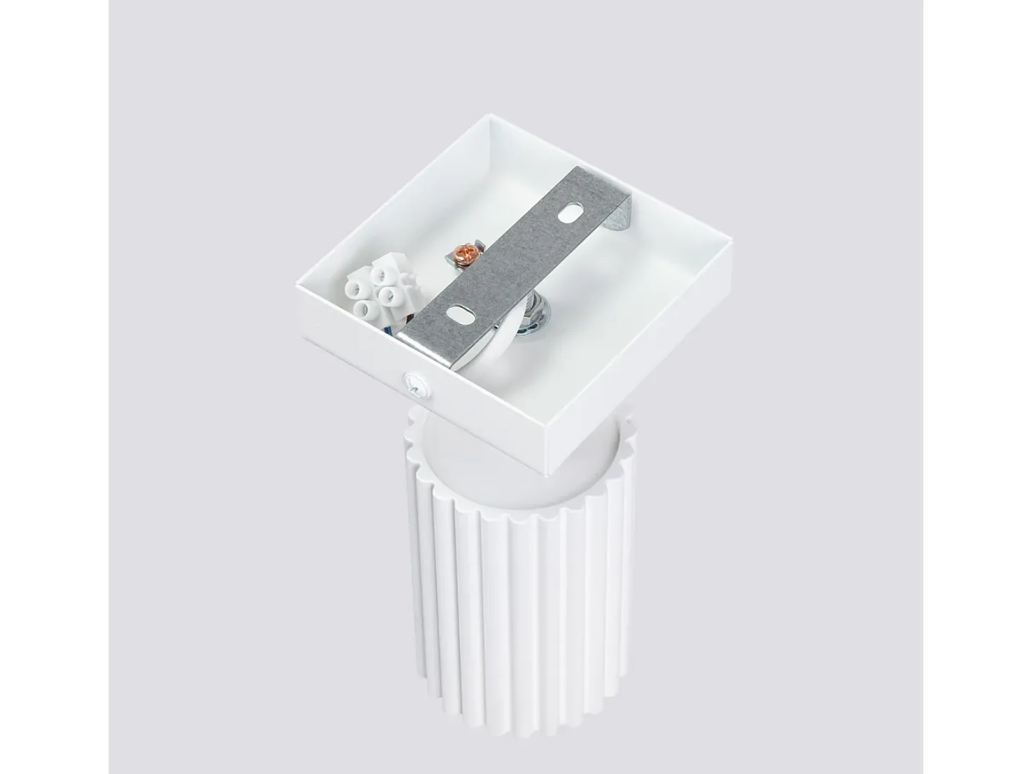 Lámpara De Pared Karbon Minimalista De Aluminio - 1 Fuentes Luminosas - L.8 X A.8 Cm - Blanco