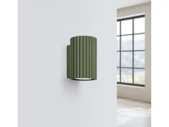Lámpara De Pared Karbon Minimalista De Aluminio - 1 Fuentes Luminosas - L.6,5 X A.10 Cm - Verde Oliva