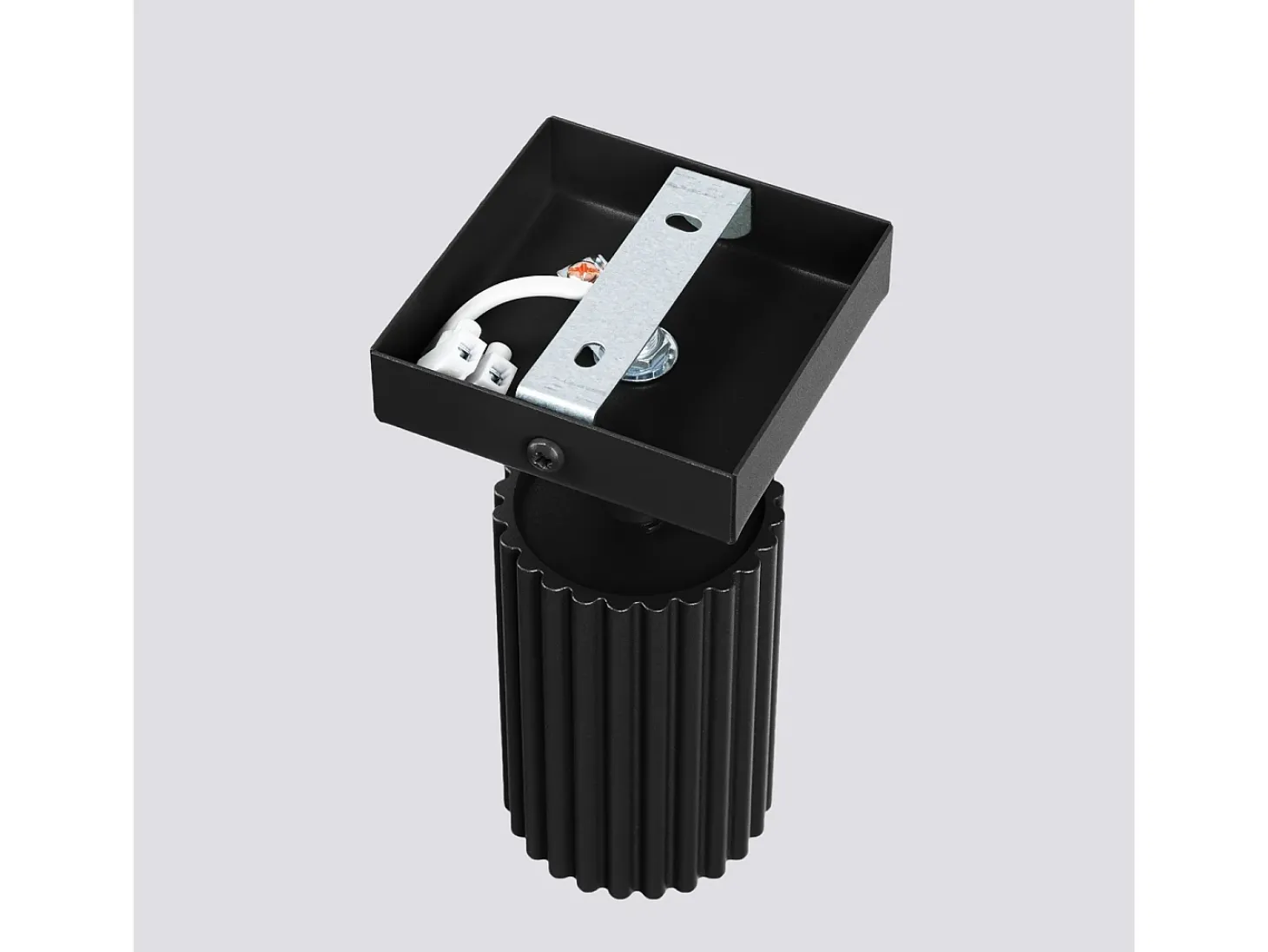 Lámpara De Pared Karbon Minimalista De Aluminio - 1 Fuentes Luminosas - L.8 X A.8 Cm - Negro