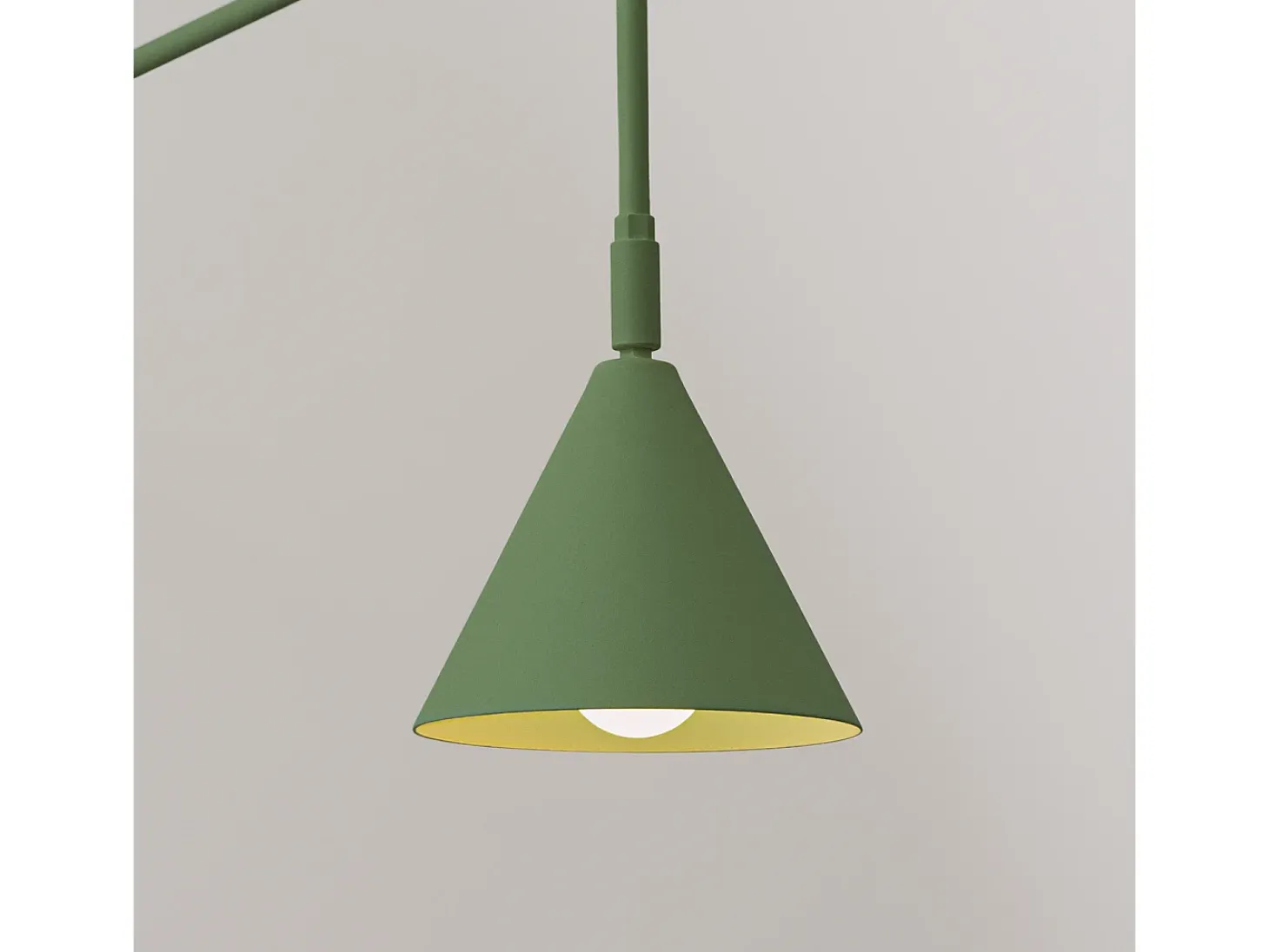 Lámpara De Pared Nox Moderno De Acero - 1 Fuentes Luminosas - L.14 X A.30 Cm - Verde Oliva