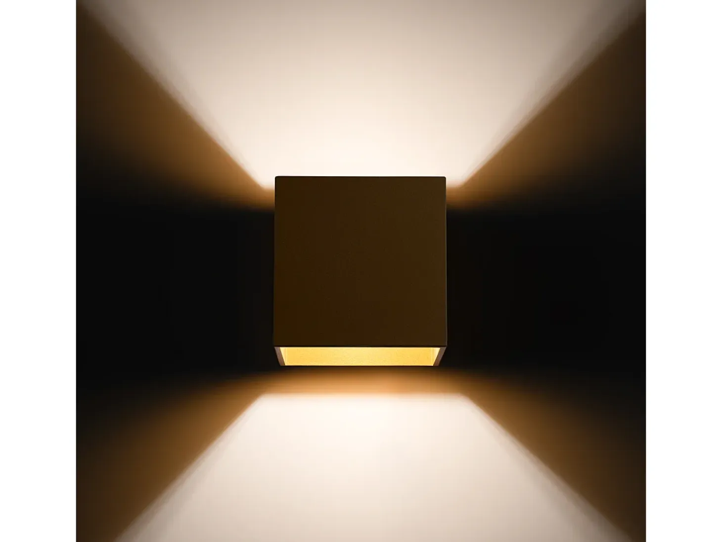 Lámpara De Pared Quad Minimalista De Acero - 1 Fuentes Luminosas - L.10 X A.10 Cm - Dorado