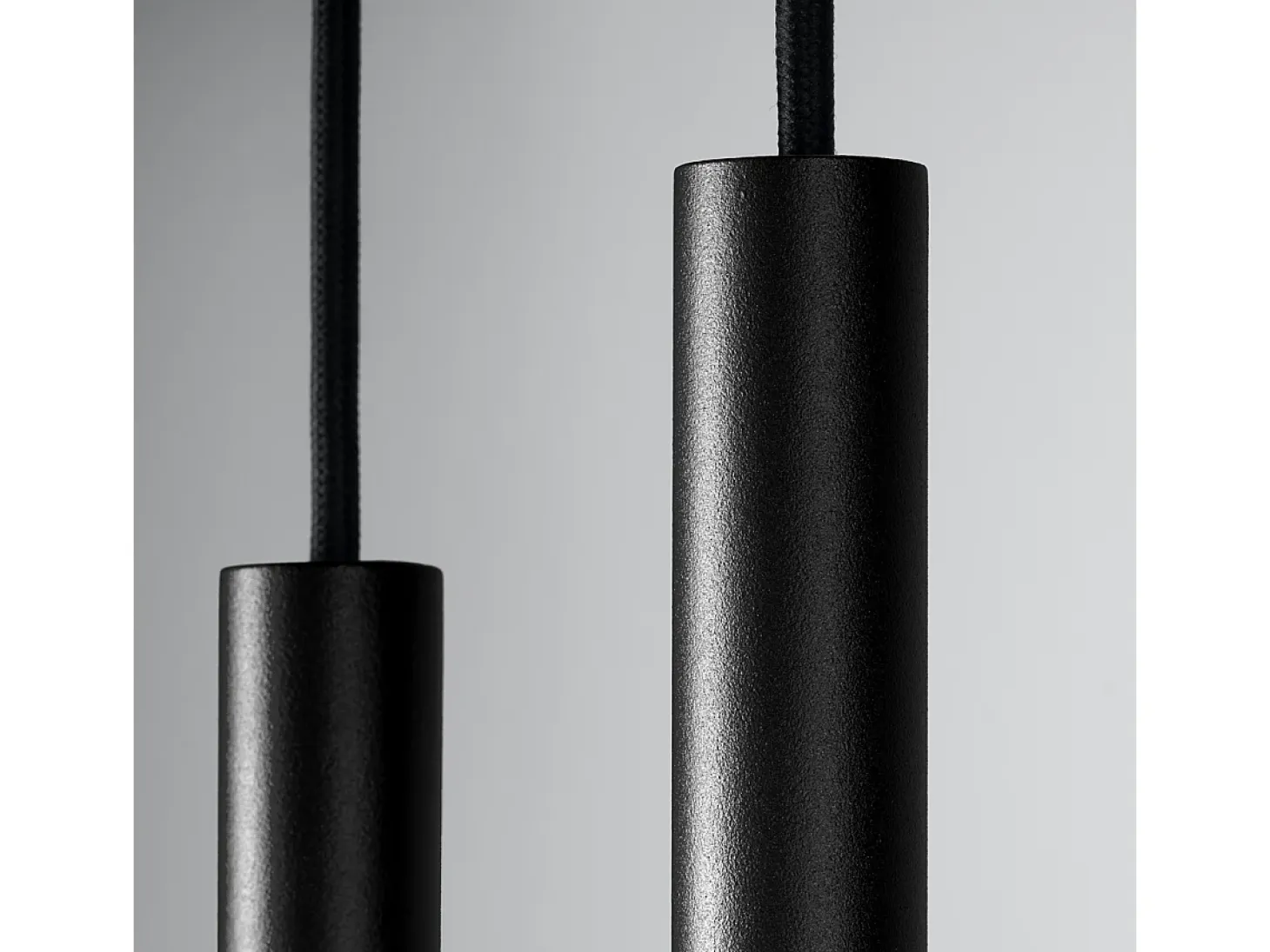Lámparas Colgantes Pastelo Moderno De Acero - 2 Fuentes Luminosas - L.15 X A.118 Cm - Negro