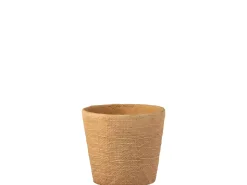 Macetero con diseños de bistró en cemento natural de 19x19x17 cm