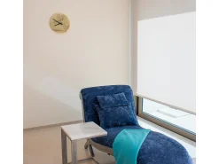 Reloj de pared redondo tallado a mano en ónix