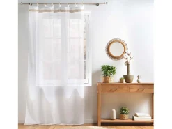 Visillos con ojales de madera