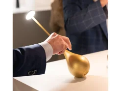 Zafferano Dondolina - Lámpara de mesa LED recargable IP65, inalámbrica, con regulador táctil - Diseño italiano, color dorado